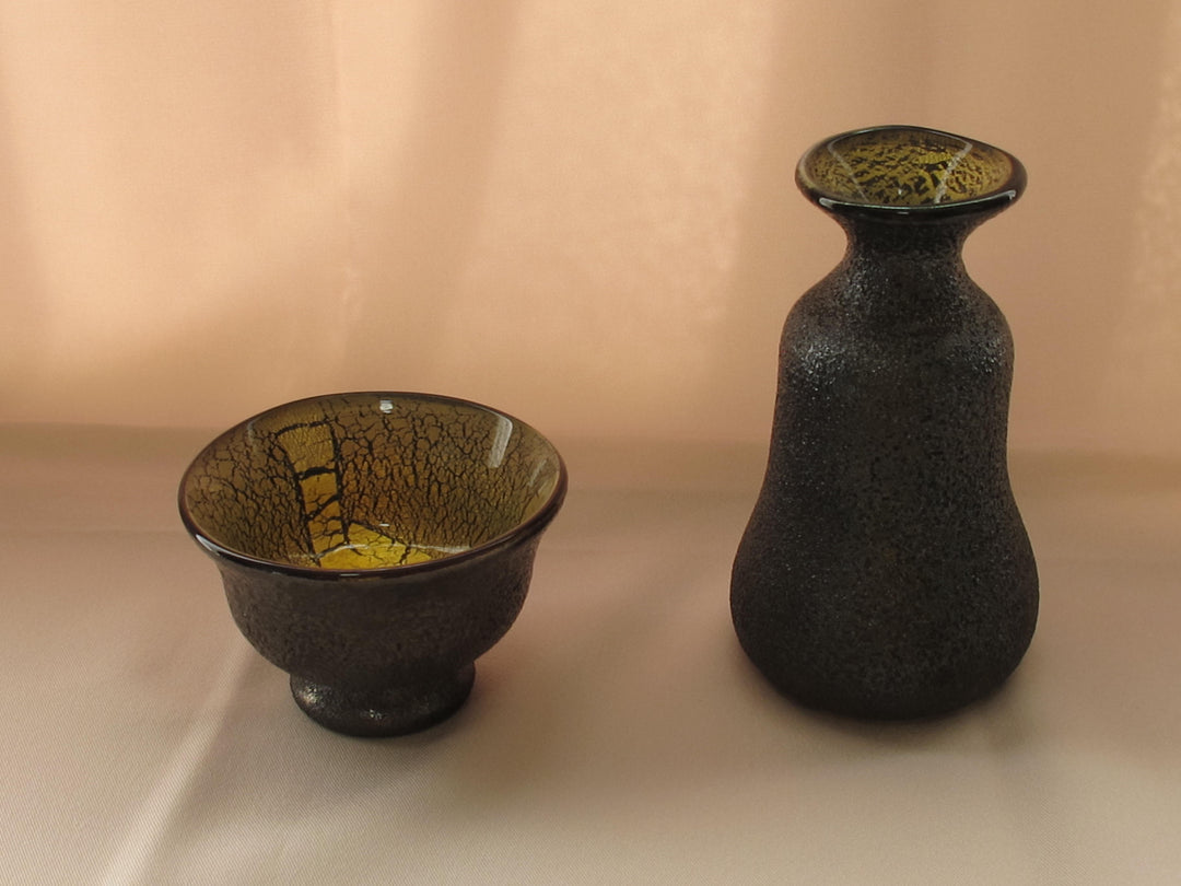 ガラス黒薩摩　桜島灰銀箔金彩　冷酒用徳利と盃揃え（徳利×1、盃×1） 限定一点モノ