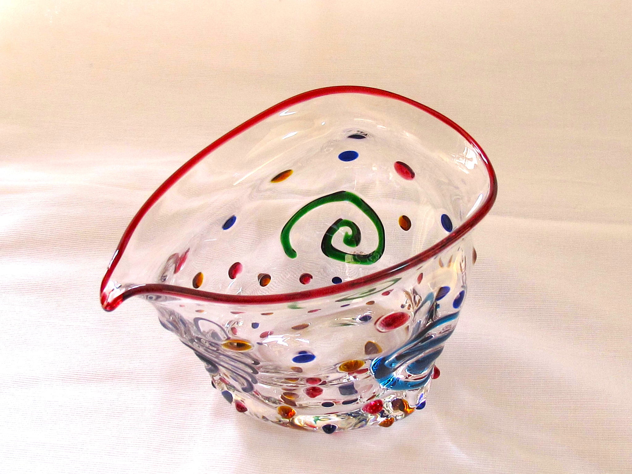 ジュエリー　片口（口巻き赤）