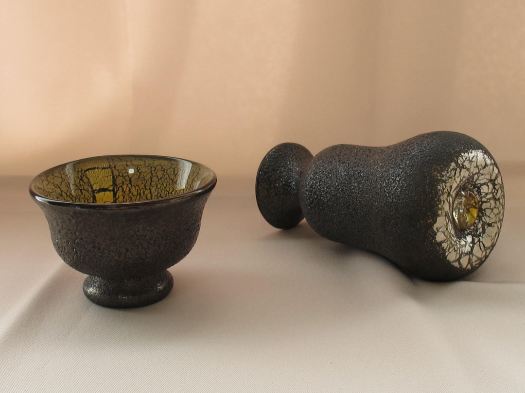 ガラス黒薩摩　桜島灰銀箔金彩　冷酒用徳利と盃揃え（徳利×1、盃×1） 限定一点モノ